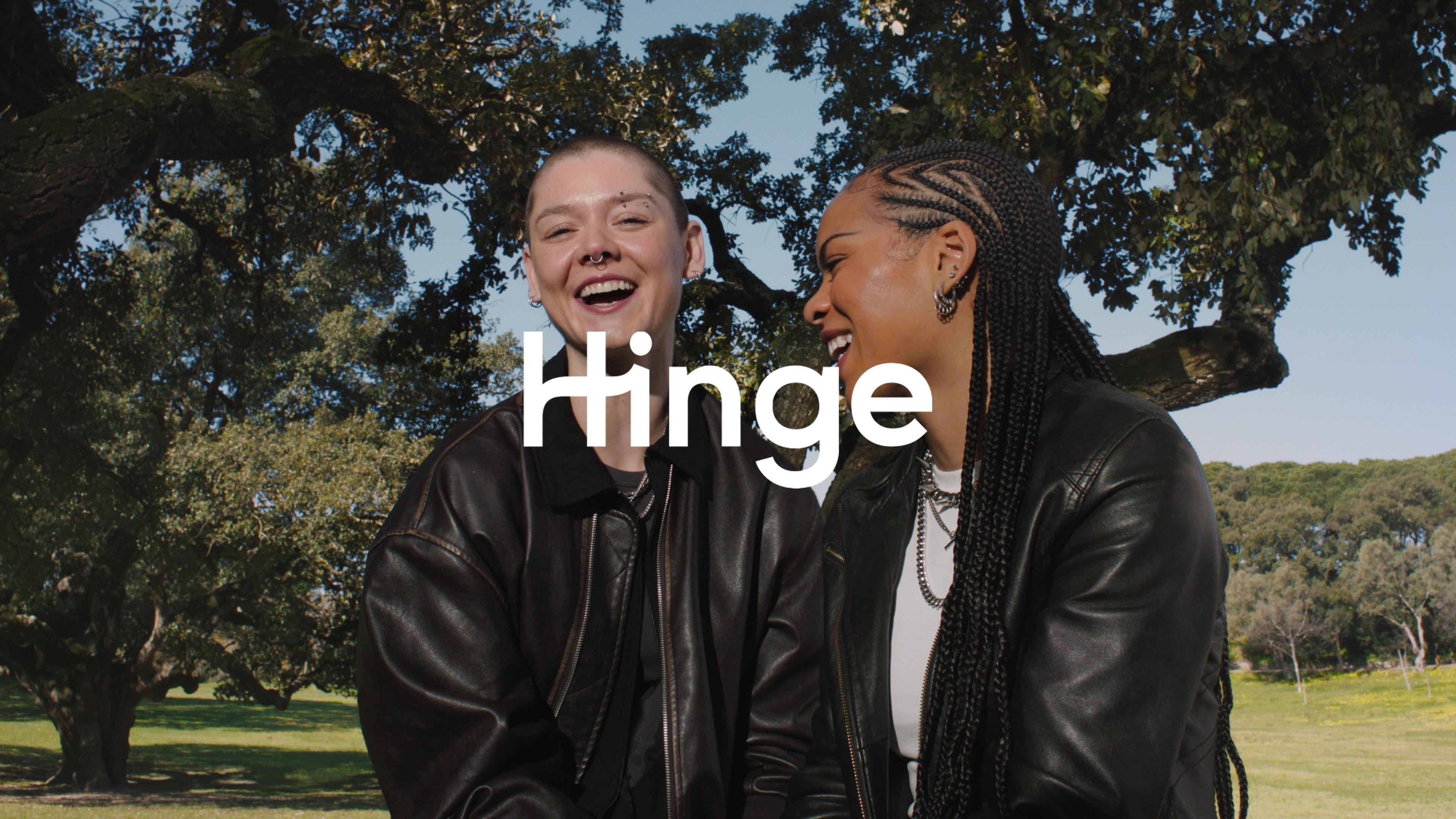 Hinge Couple